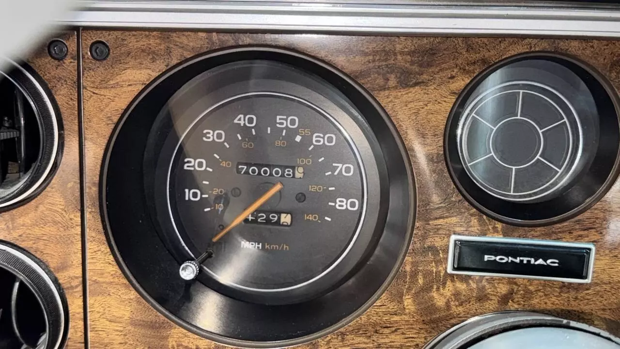 1986 Pontiac Grand Prix Aero 2dr Coupe - photo 3