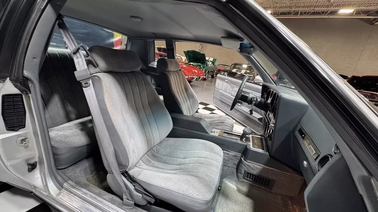 1986 Pontiac Grand Prix Aero 2dr Coupe - photo 4