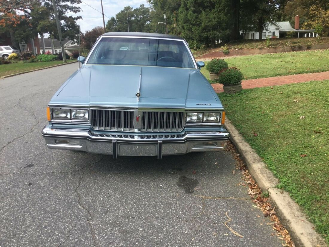1986 Pontiac Bonneville Brougham - photo 2