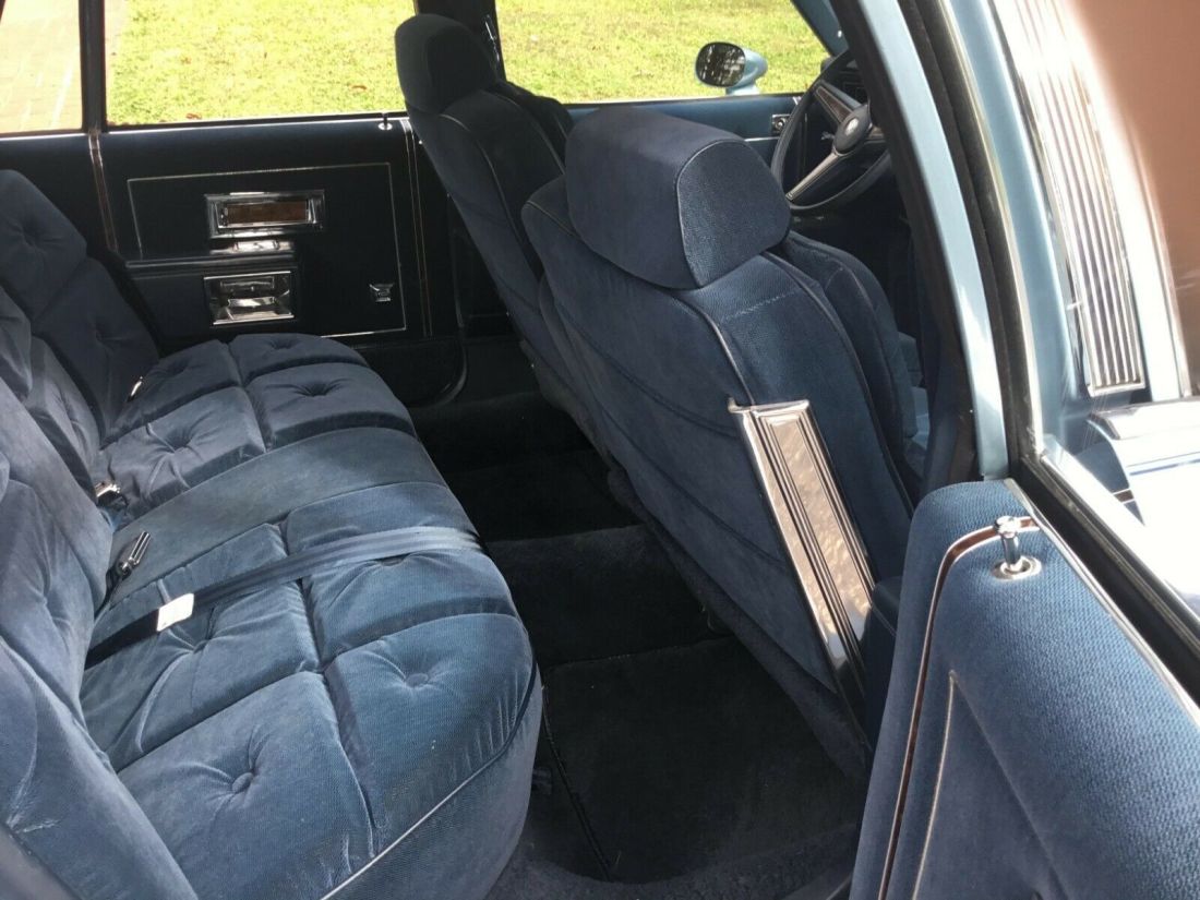 1986 Pontiac Bonneville Brougham - photo 5