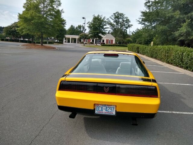 1986 Pontiac Trans Am 2 door - photo 5