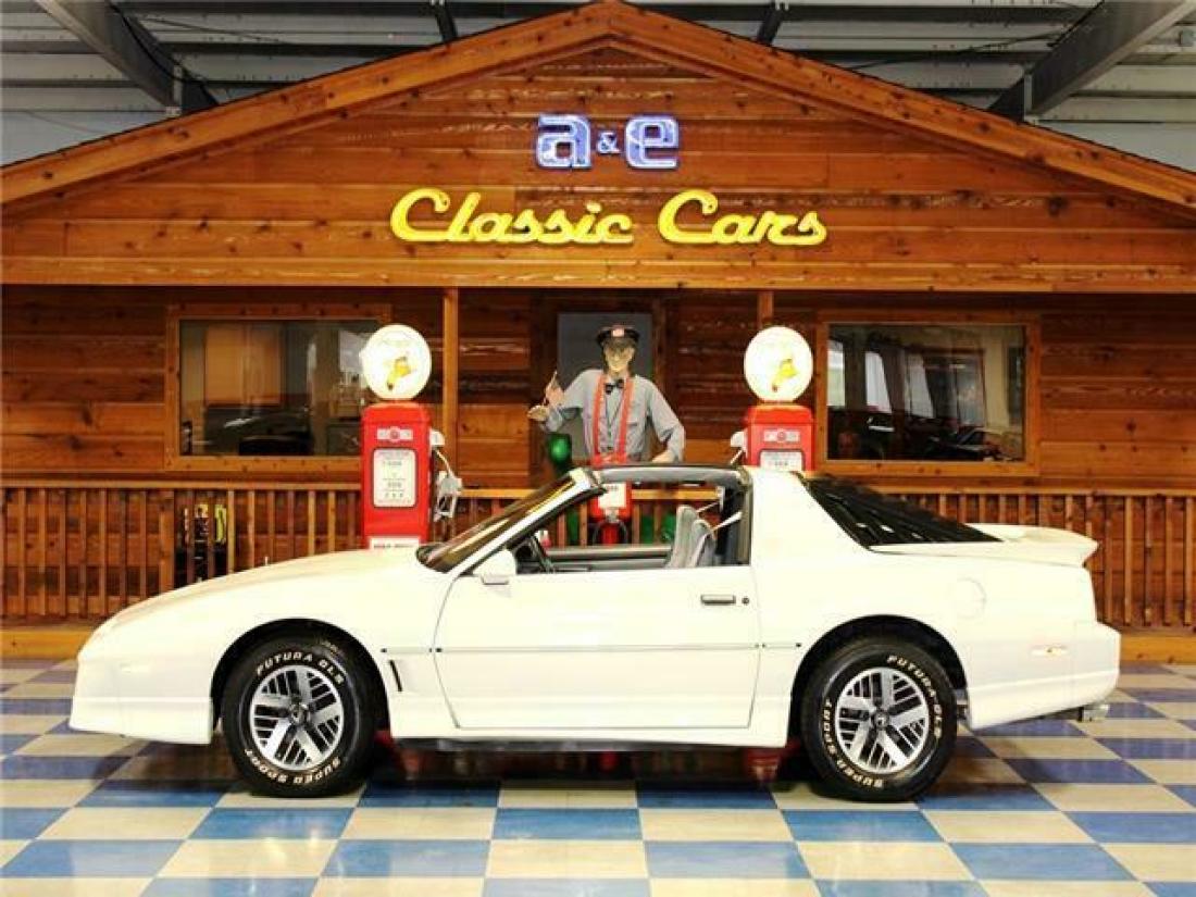 1986 Pontiac Firebird Trans Am - photo 2