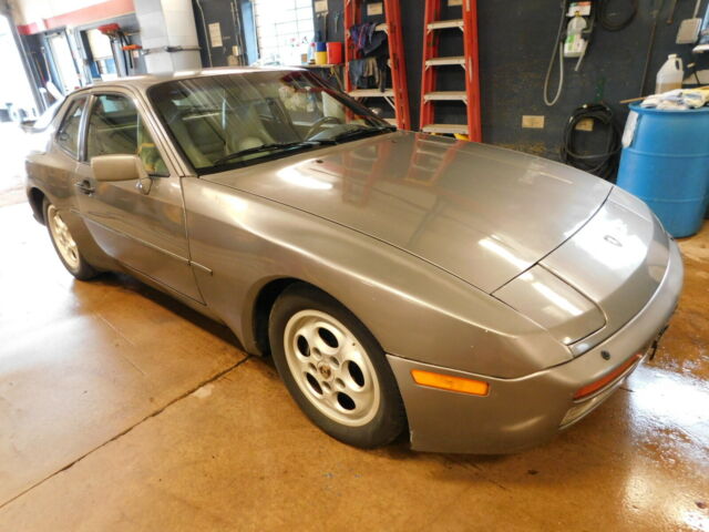 1986 Porche 944 T1284357 1986 Porsche 944