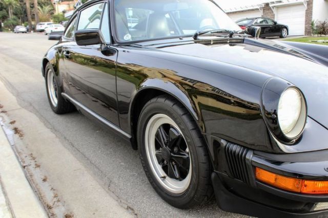 1986 Porsche 911 3.2 Carrera Coupe 5 Speed - photo 8