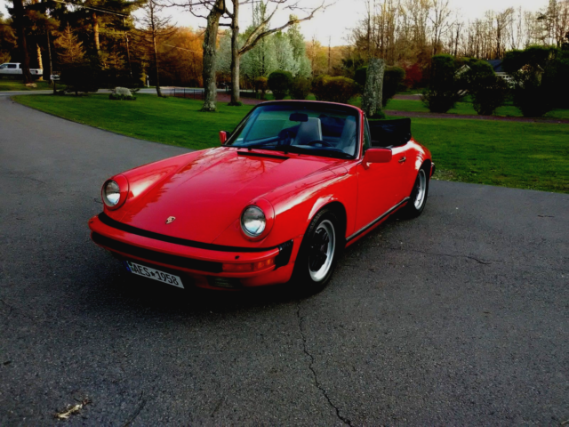 1986 Porsche 911 Carrera Cabriolet Power top w/ RARE Grey Beige Leather 1986 Porsche 911 Carrera Cabriolet