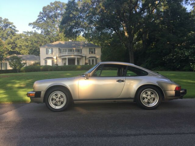 1986 PORSCHE 911 CARRERA COUPE 3.2 ** RARE COLOR AVAILABLE 2 YEAR ONLY ** 1986 Porsche 911