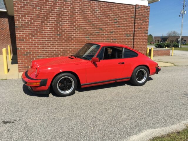 1986 Porsche 911 Carrera coupe sunroof 3.2 5 speed Guards red 1986 Porsche 911