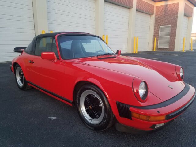 1986 Porsche 911 Targa Coupe 1986 Porsche 911 2 door