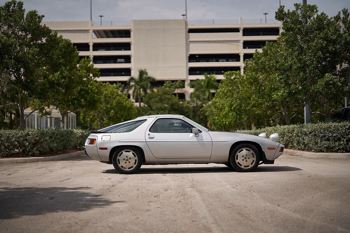 1986 Porsche 928 S - photo 7