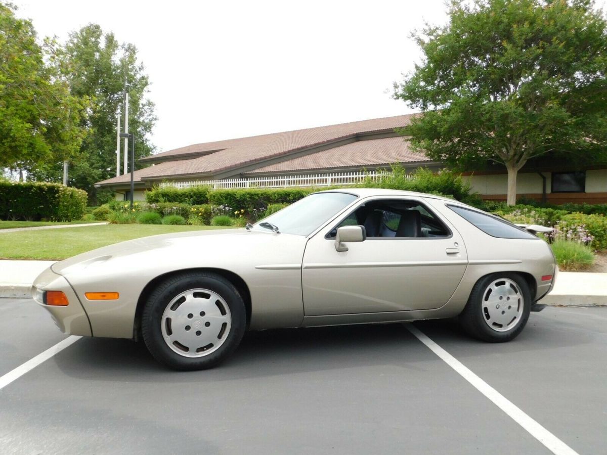 1986 PORSCHE 928 S4. W/SUNROOF..............NO RESERVE......BEAUTIFUL 1986 Porsche 928