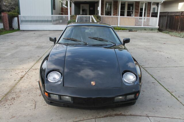 1986 Porsche 928S, 32V V-8, Black with Black leather interior. Original Paint 1986 Porsche 928 928S