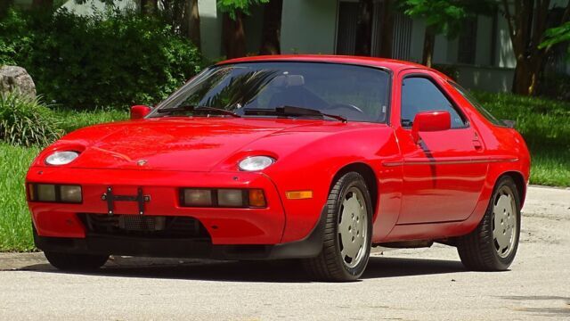 1986 PORSCHE 928S SPORTS CAR HATCHBACK CLASSIC FRONT ENGINE PORSCHE 1986 Porsche 928 S