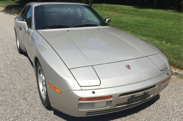 1986 Porsche 944 35626 Miles TAN 4 Cylinder Engine 2.5L/151 1986 Porsche 944 --