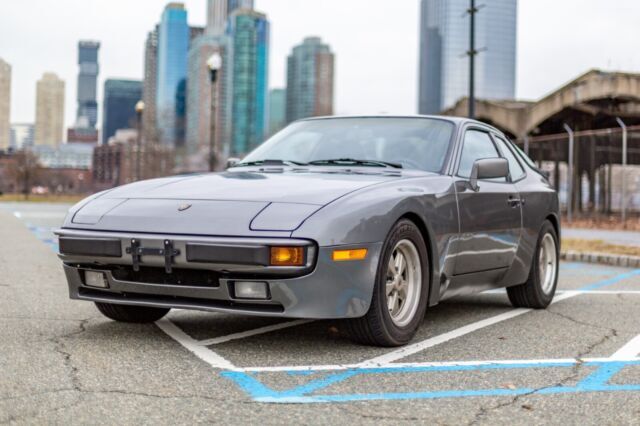 1986 Porsche 944 5 speed Manual, Leather Upholstery, Sport Seats, Fuchs Wheels 1986 Porsche 944