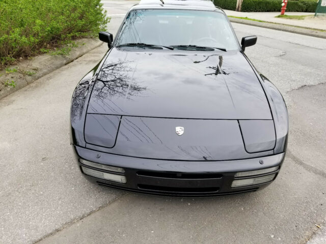 1986 Porsche 944 - 951 Turbo Blk/Blk with original paint 1986 Porsche 944 Leather