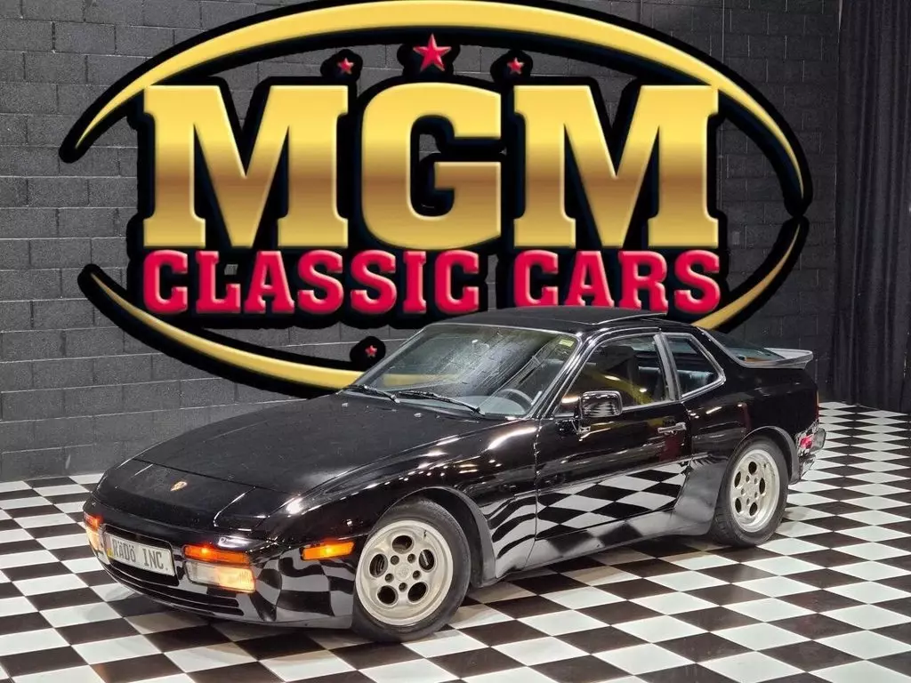 1986 Porsche 944 Turbo 2dr Hatchback