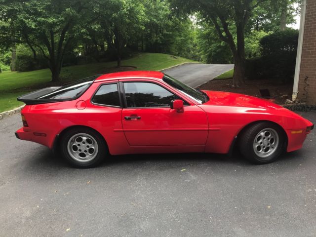 1986 porsche 944 base 2.5l 1986 Porsche 944
