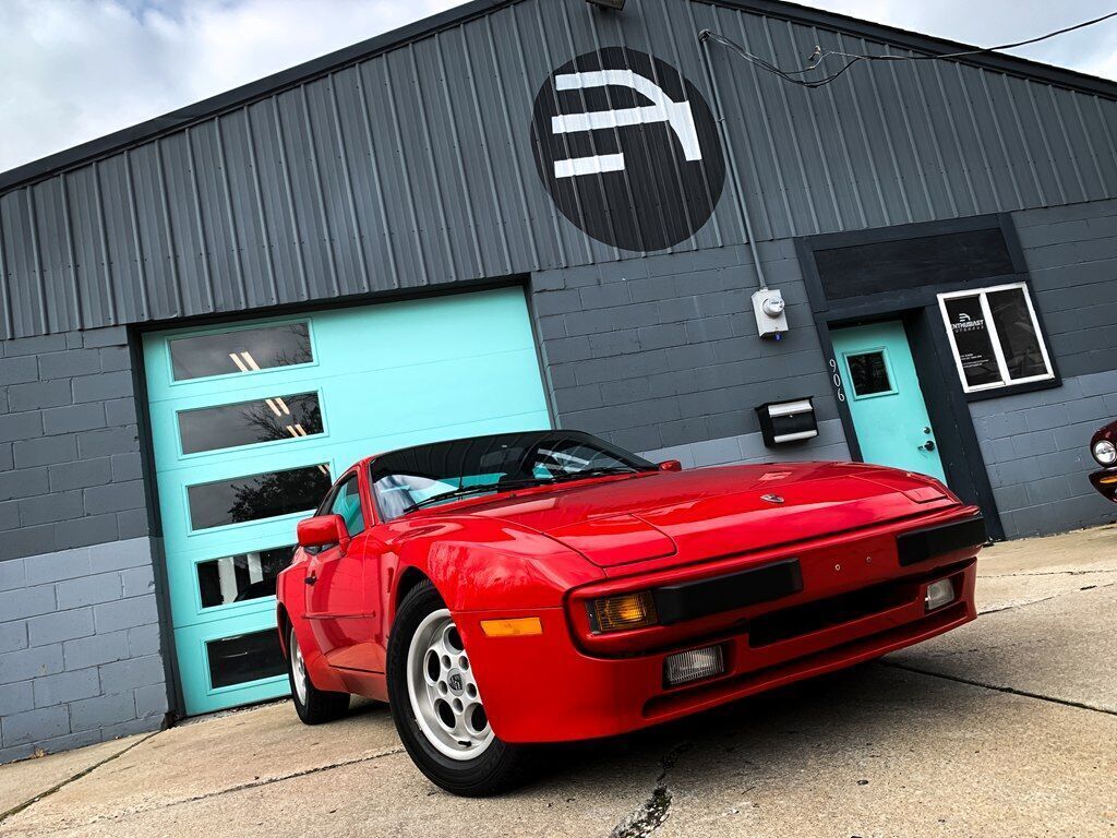1986 Porsche 944 Base 2dr Hatchback - photo 3