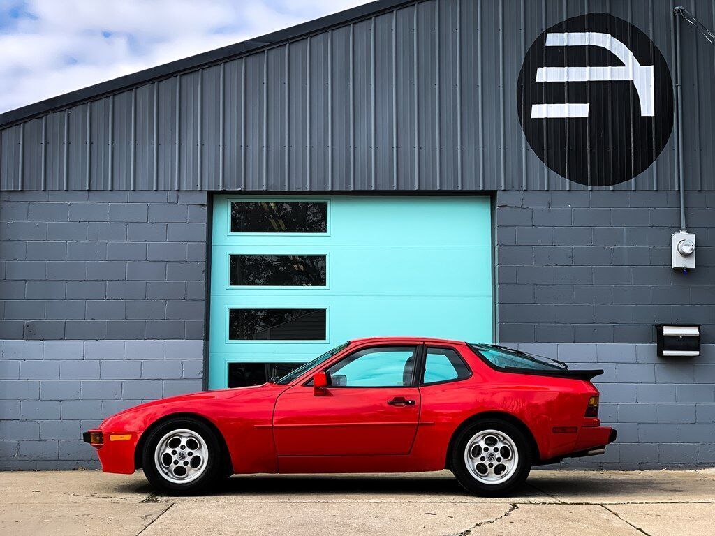 1986 Porsche 944 Base 2dr Hatchback - photo 5