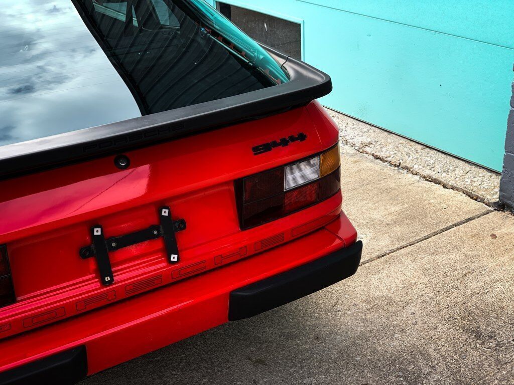 1986 Porsche 944 Base 2dr Hatchback - photo 7