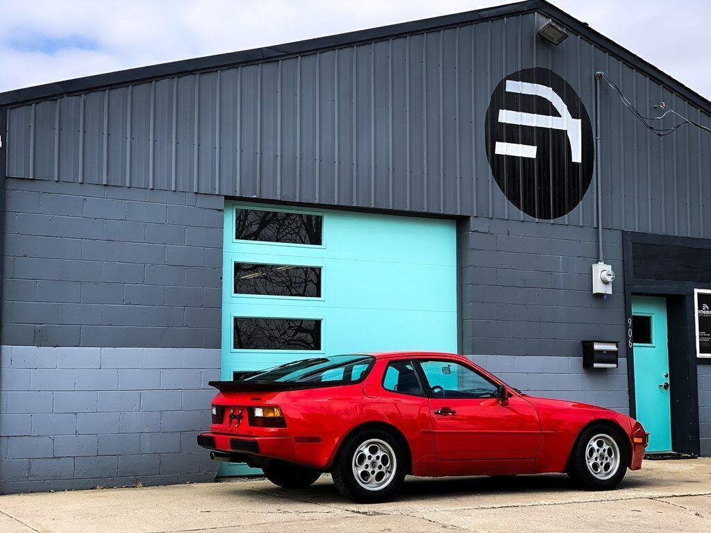 1986 Porsche 944 Base 2dr Hatchback - photo 9
