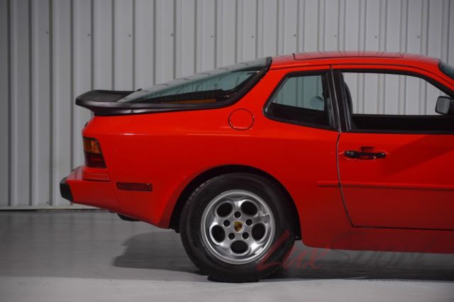1986 Porsche 944 Coupe -- - photo 5
