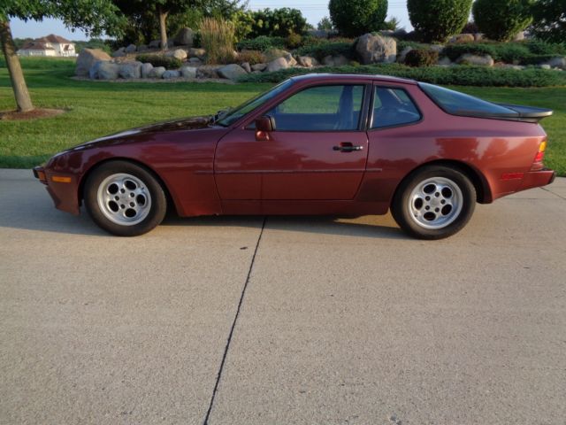 1986 Porsche 944 Coupe 5spd, Maint. Records, Orig. Radio and Manuals, Very Nice 1986 Porsche 944