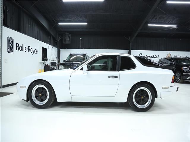 1986 Porsche 944 LOW MILES 29K 28,965 Miles White hatchback Manual 1986 Porsche 944 1-OWNER
