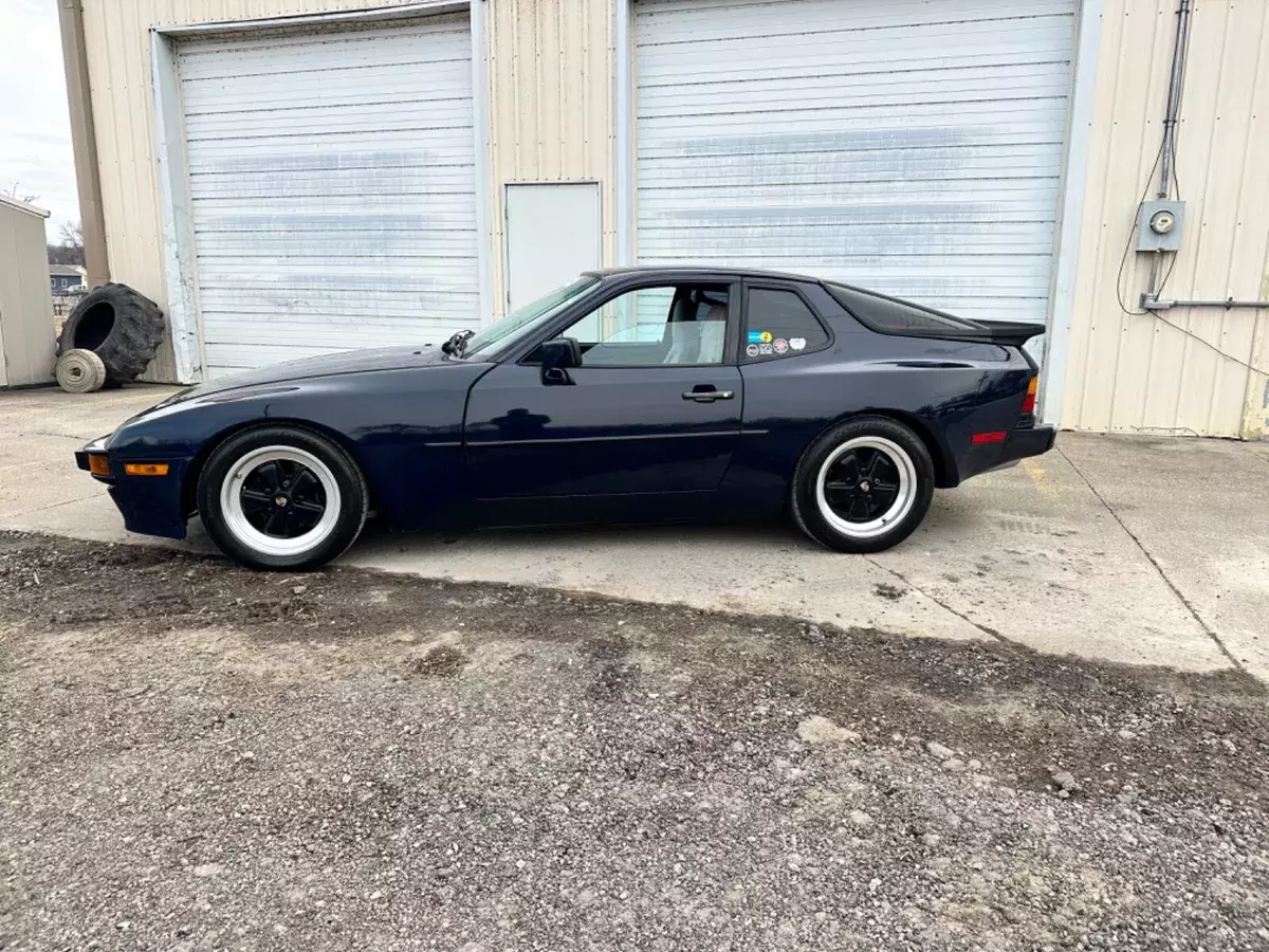 1986 Porsche 944 2dr Coupe 944 ls1 6 speed
