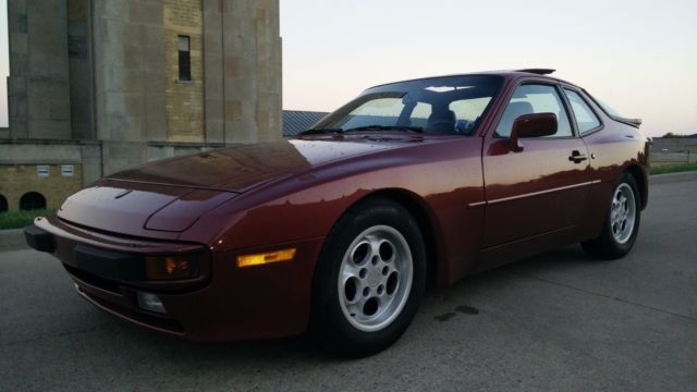 1986 Porsche 944 Base