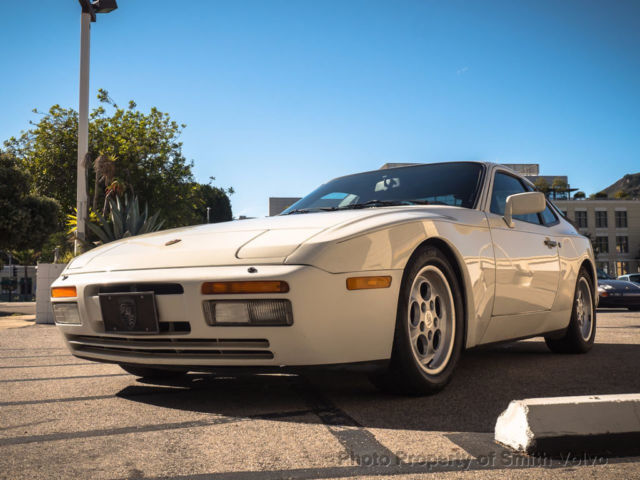 1986 Porsche 944 Turbo Coupe 2-Door