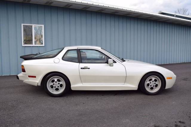 1986 Porsche 944 Turbo 2dr Hatchback - photo 9