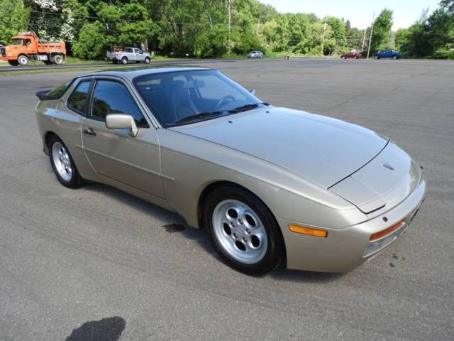 1986 Porsche 944 Turbo 2dr Hatchback - photo 7