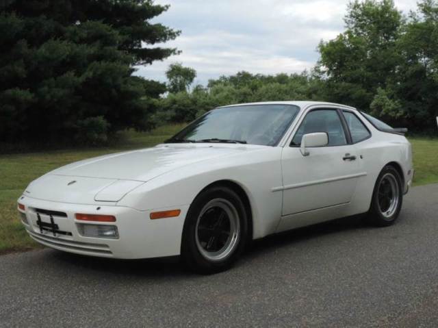 1986 Porsche 944 Turbo 2dr Hatchback