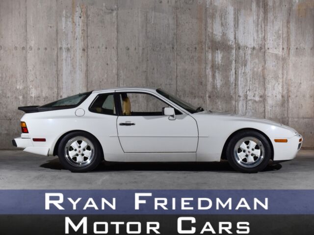 1986 Porsche 944 Turbo 53087 Miles Grand Prix White Hatchback I4 2.5L M 1986 Porsche 944 Turbo