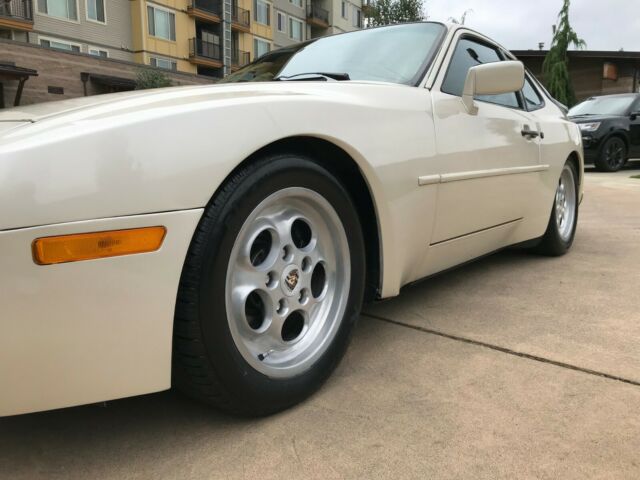 1986 Porsche 944 944 Turbo - photo 9