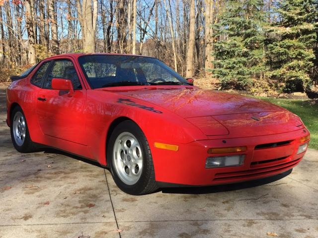 1986 Porsche 944 Turbo Red/Black only 13000 miles fully documented concourse car 1986 Porsche 944
