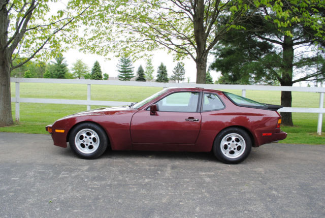 1986 Porsche 944 Base Coupe 2-Door - photo 2