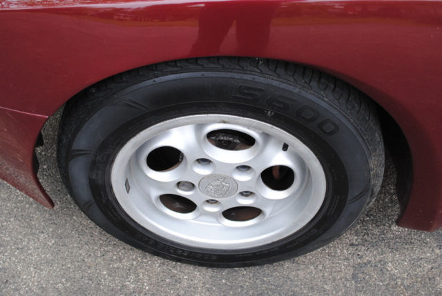 1986 Porsche 944 Base Coupe 2-Door - photo 9