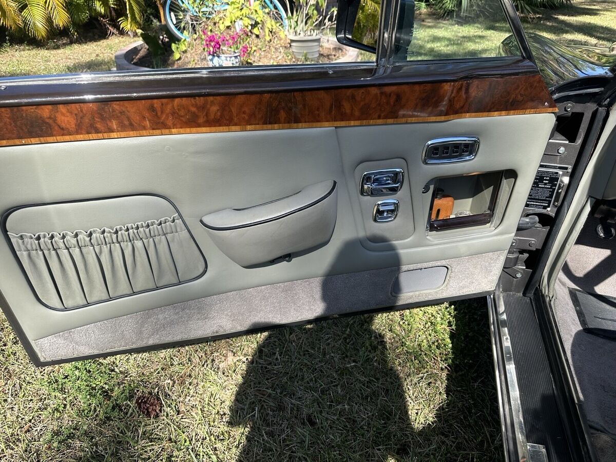 1986 Rolls-Royce Corniche II - photo 11