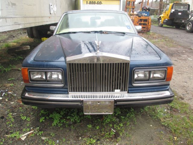 1986 ROLLS ROYCE SILVER SPUR 1986 Rolls-Royce Silver Spirit/Spur/Dawn