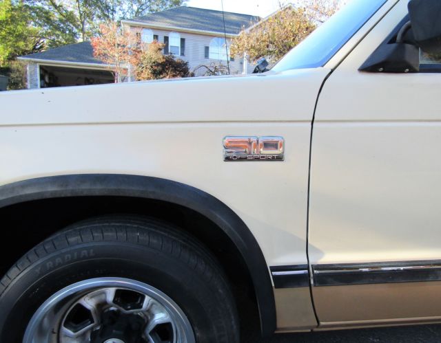 1986 Chevrolet S-10 SPORT Package - photo 2