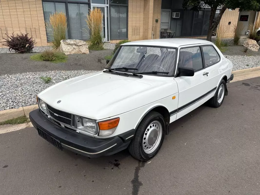 1986 saab 90 very hard to find on a US title 163,743 Miles White 2.0l 4cyl 1986 saab 90 very hard to find on a US title