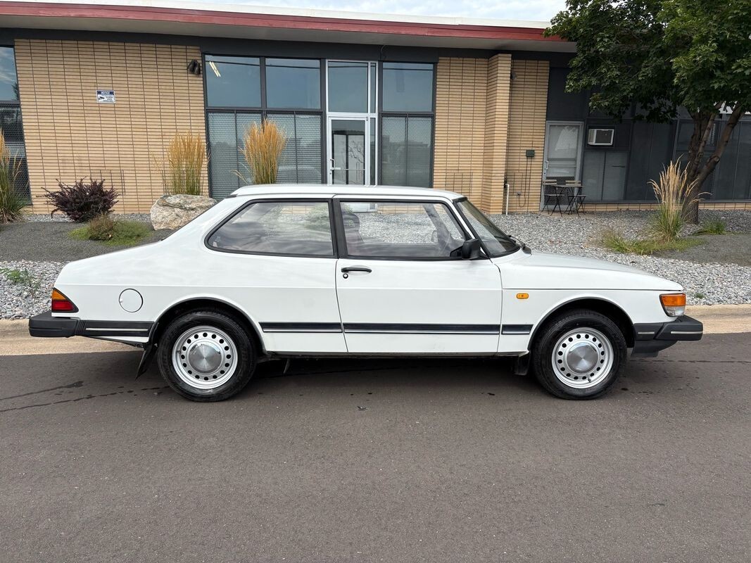 1986 saab 90 very hard to find on a US title - photo 3