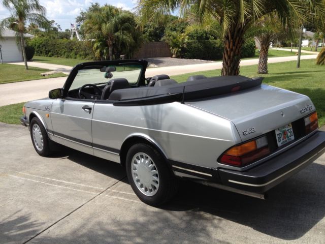 1986 Saab 900 2-door convertible - photo 2