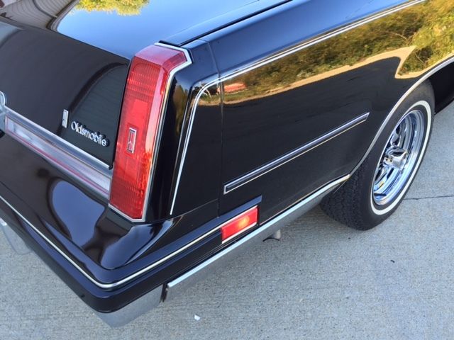 1986 Oldsmobile Cutlass SALON, BUCKETS CONSOLE, WORKING AC - photo 12