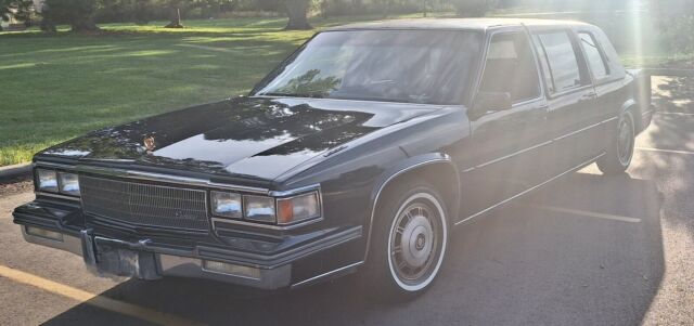 1986 Cadillac Fleetwood - photo 8
