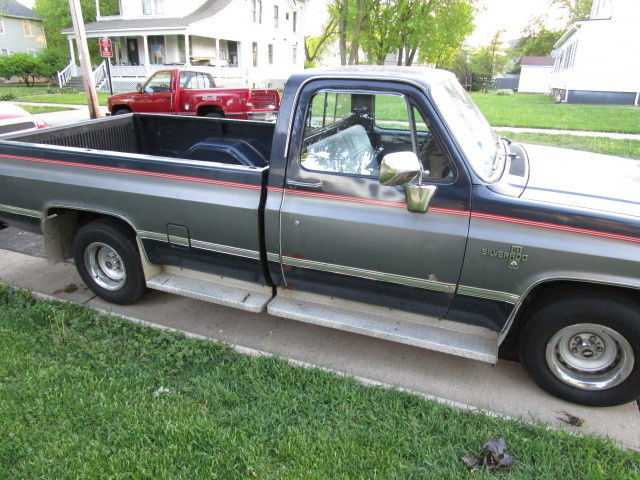 1986 Chevrolet Silverado 1500 2 Tone Paint - photo 6