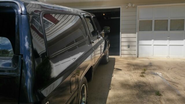 1986 Chevrolet Suburban C10 - photo 4