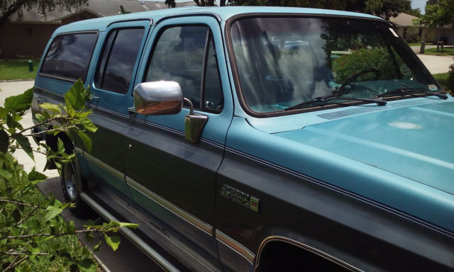 1986 GMC Suburban - photo 4